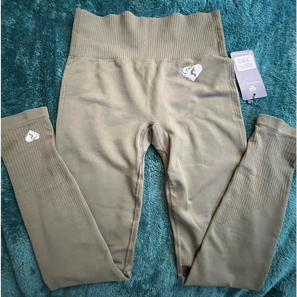 NWT Women’s Best seamless leggings